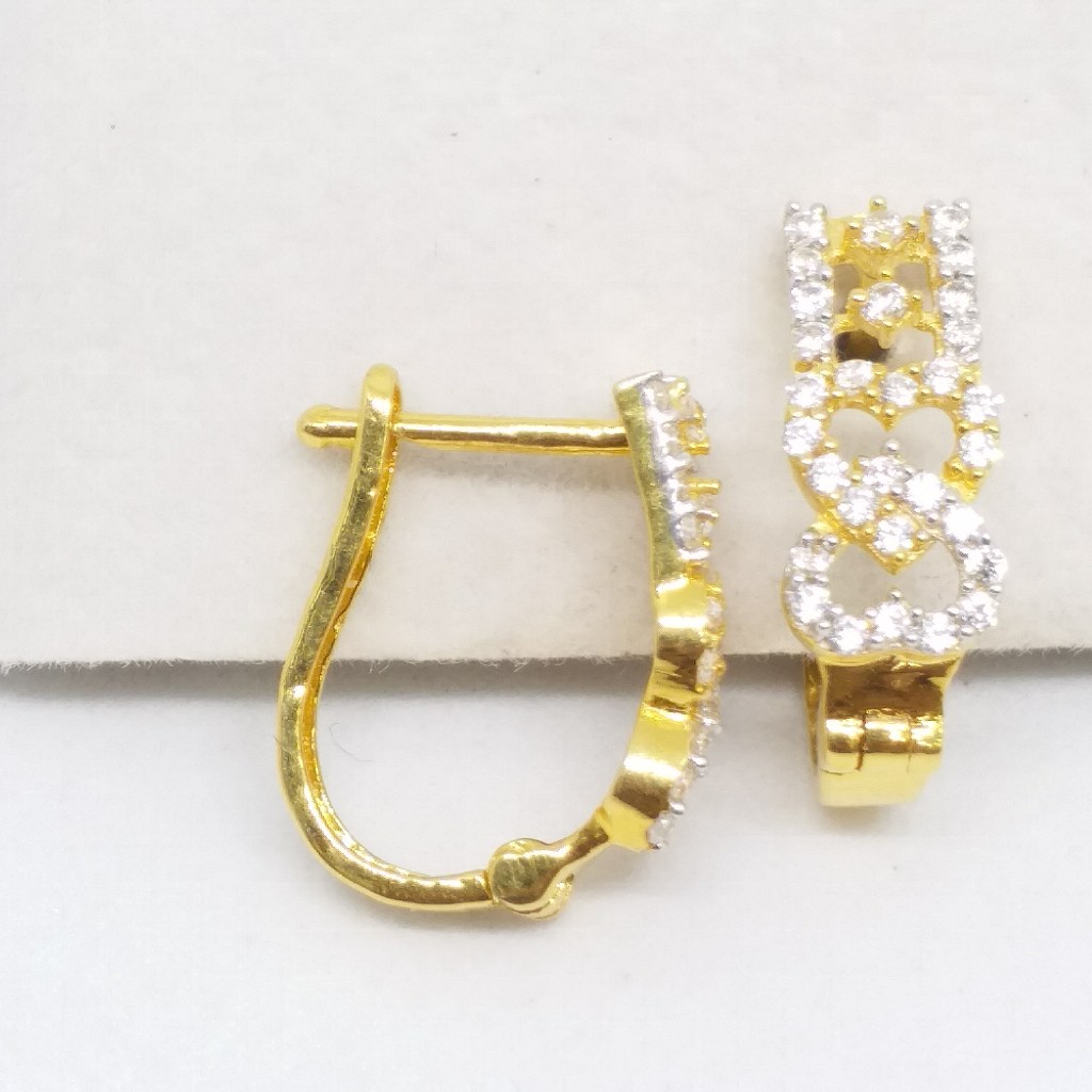 18 KT 750 Gold Daimond Earring type J style Bali - Image 5