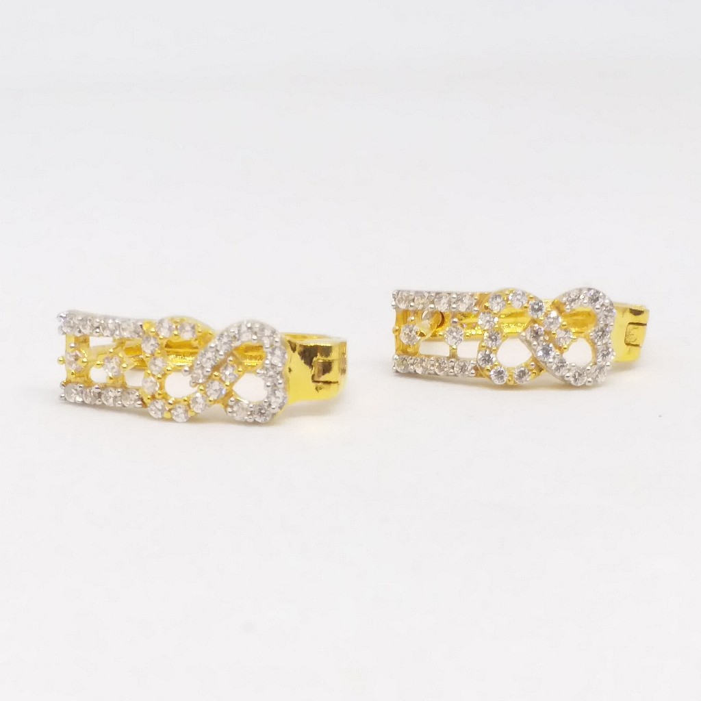 18 KT 750 Gold Daimond Earring type J style Bali - Image 2