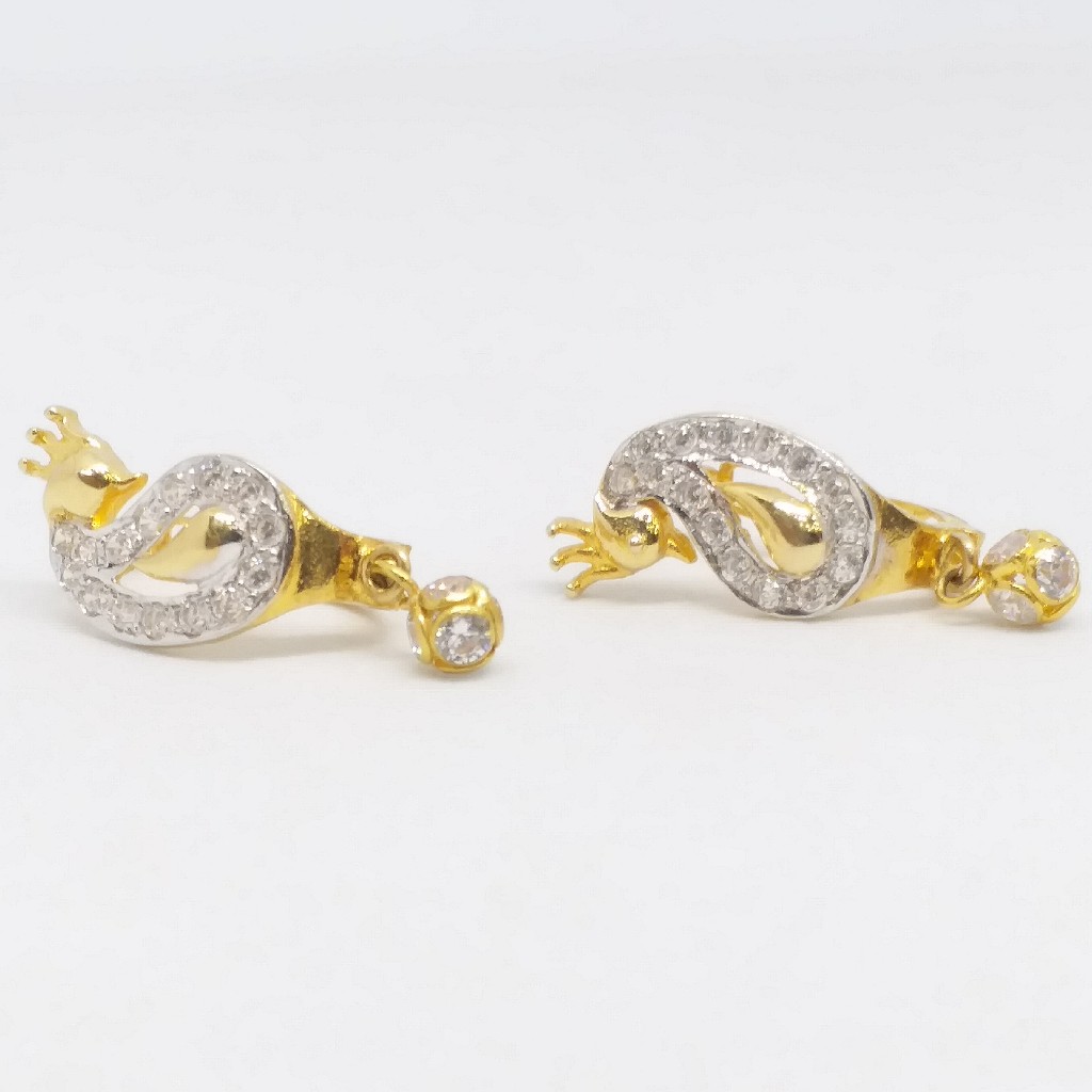 18 KT 750 Gold Daimond Earring type Bali