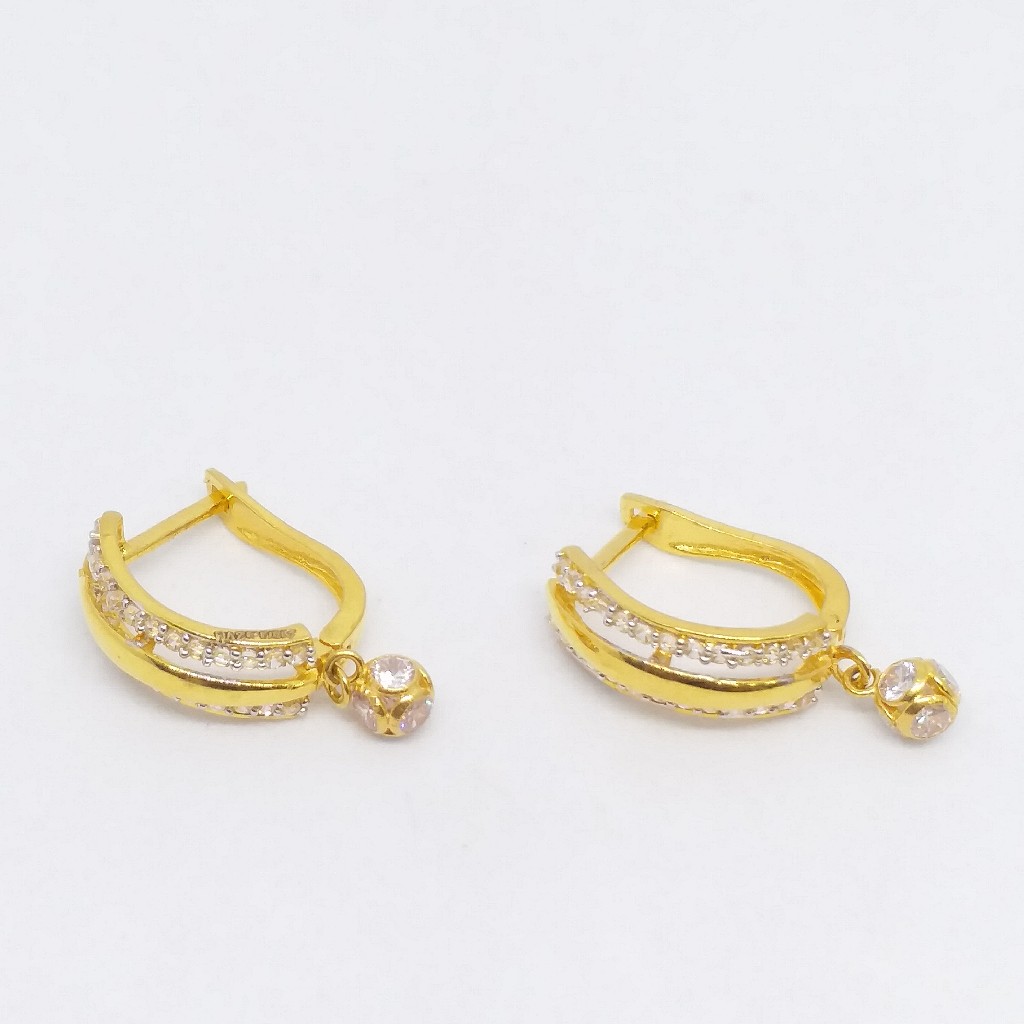 18 KT 750 Gold Daimond Hanging Latkan Earring type style Bali