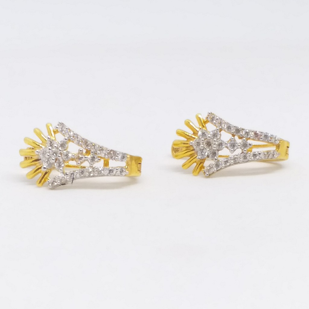 18 KT 750 Gold Daimond Earring type J style Bali - Image 2