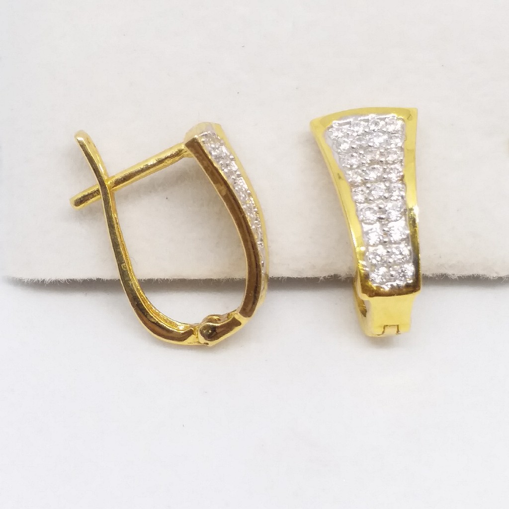 18 KT 750 Gold Daimond Earring type J style Bali - Image 4