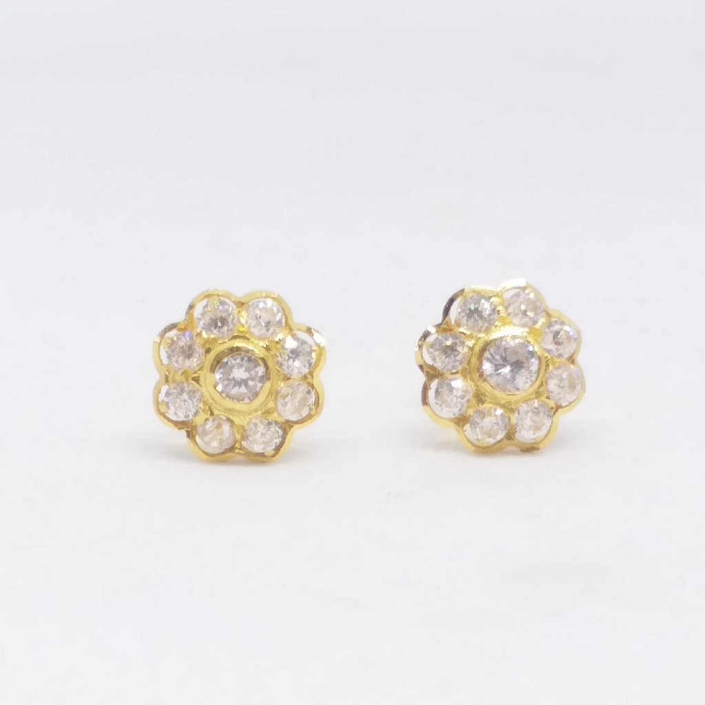 18 KT 750 Round Daimond Flower shape Tops
