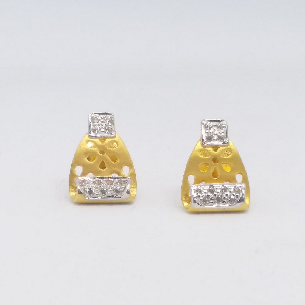 22 KT 916 hallmark  met finished Daimond fancy top