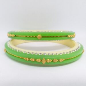 22 kt 916 gree off-white ras-chudi with daimond border