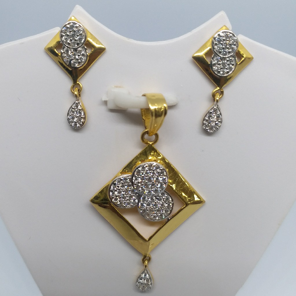 22 kt 916 gold pendant set