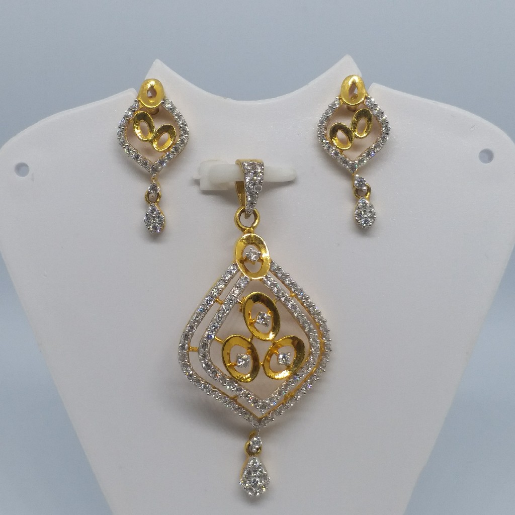 22 kt 916 gold pendant set