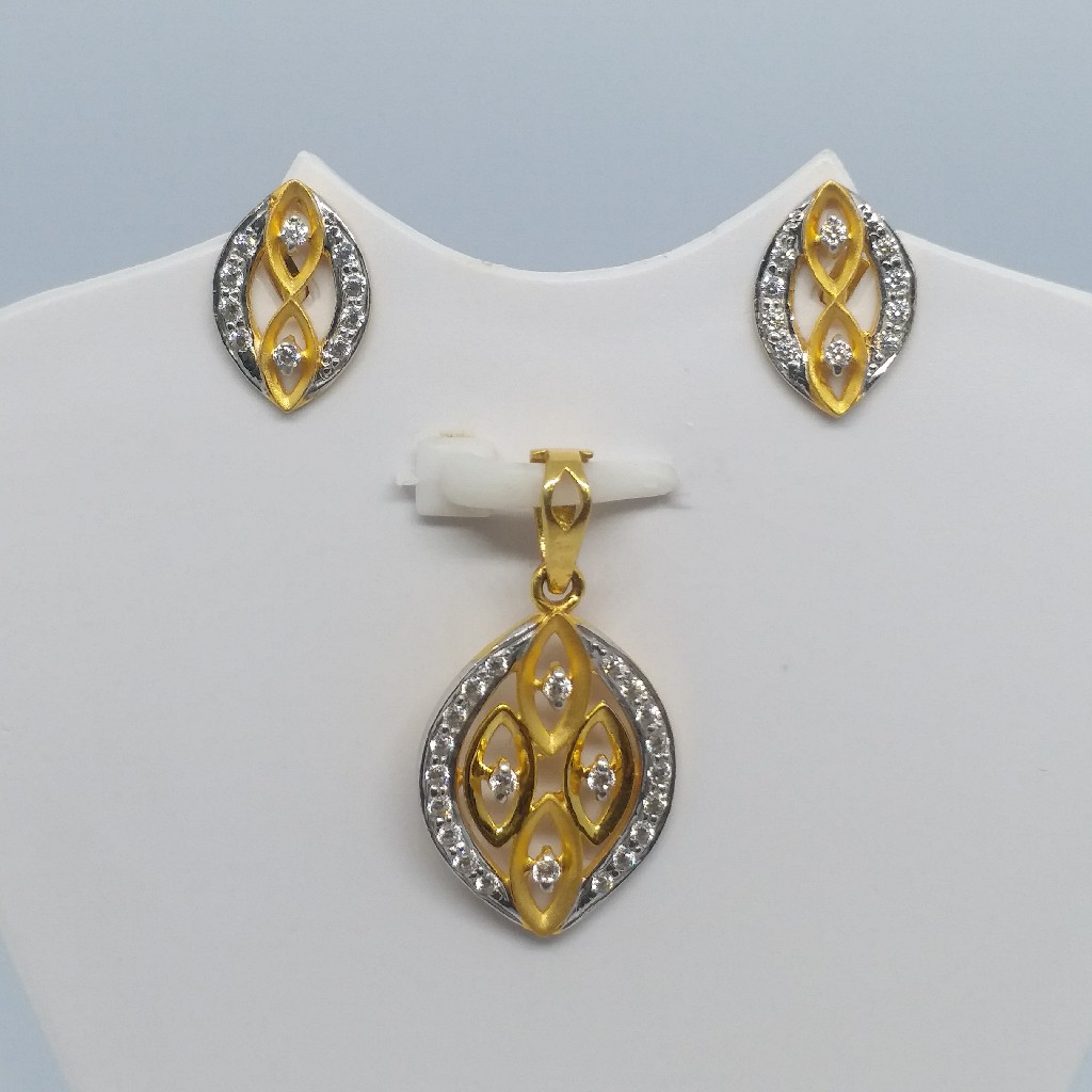 22 kt 916 gold pendant set