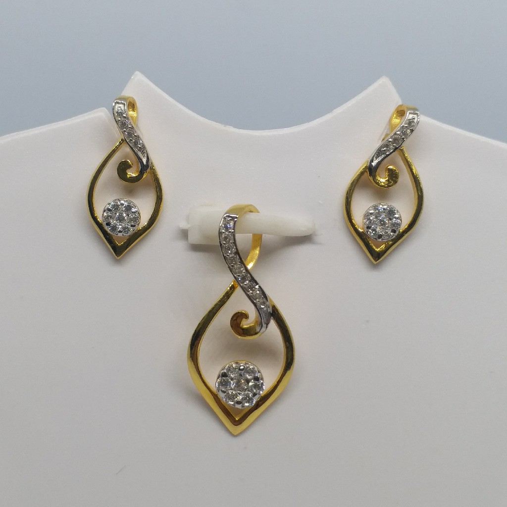 18 kt 750 gold pendant set