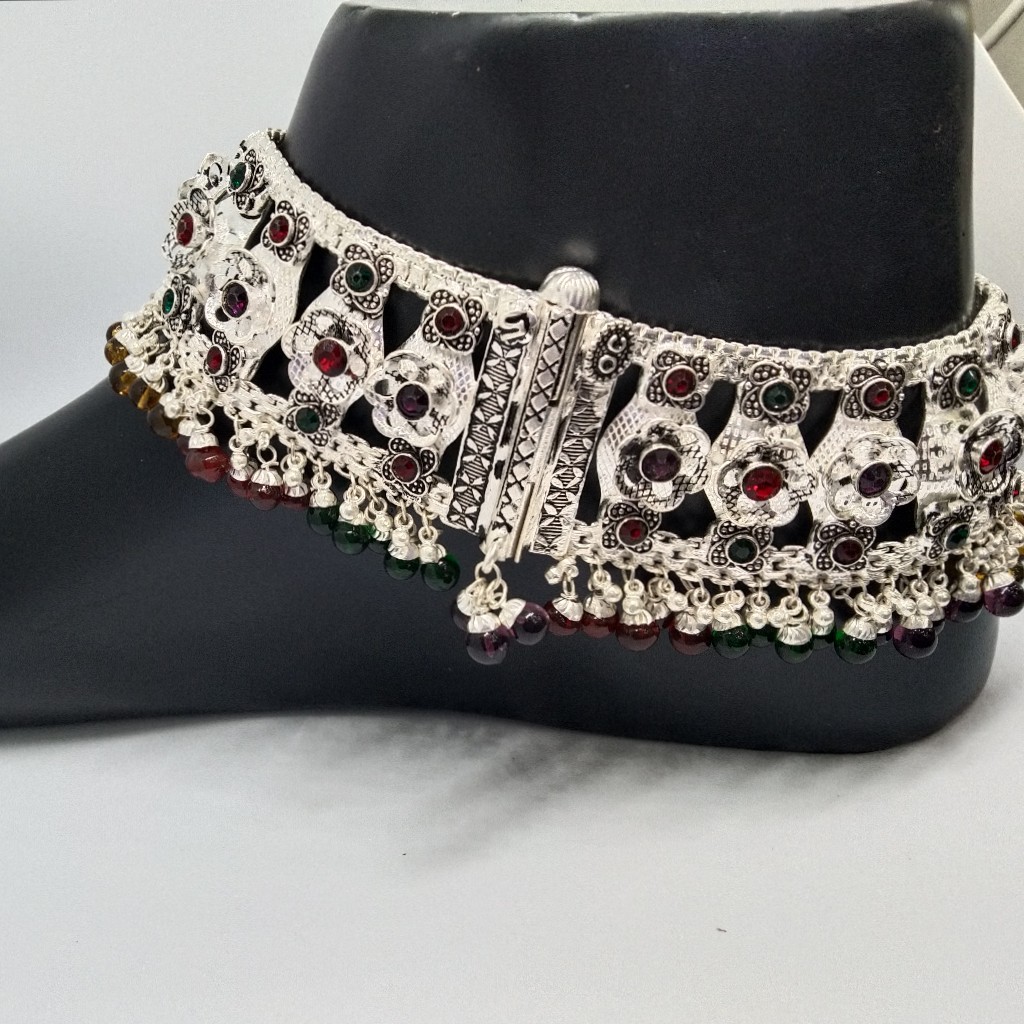 Silver fancy payal