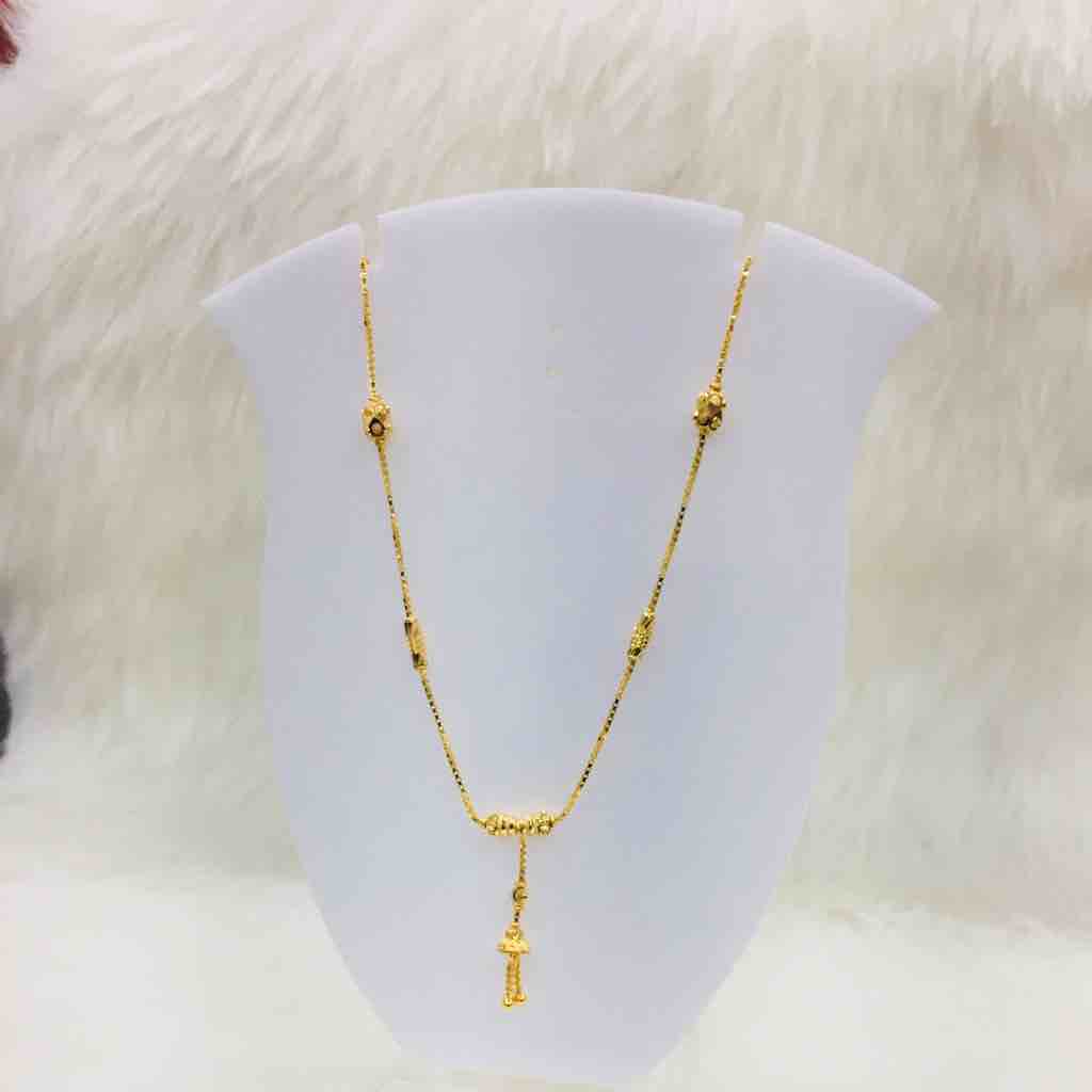 Attractive Yellow Gold Dokiya Chain For Ladies