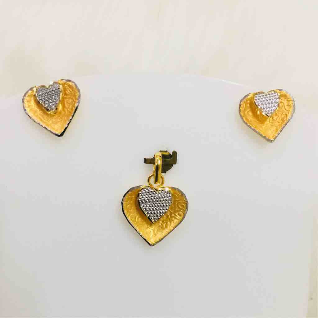 916 Gold Fancy Pendents
