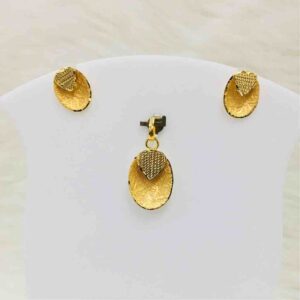 916 Gold yellow Fancy Pendant Set