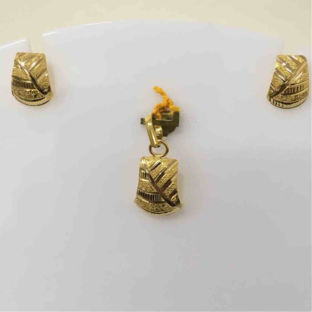 22K / 916 Gold Ladies Vertical Pendant set