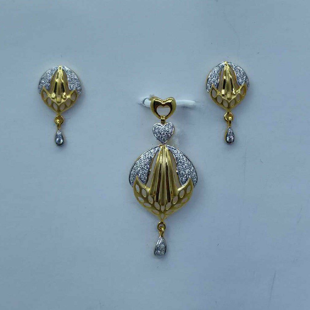 Executive pendant set for Women