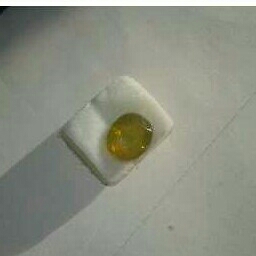 4.65ct oval yellow yellow-sapphire-pukhraj