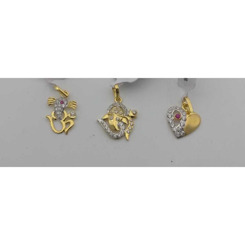 18KT Gold Traditional CZ Pendant