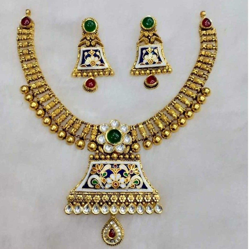 ROYAL ANTIQUE NECKLACE ST0085