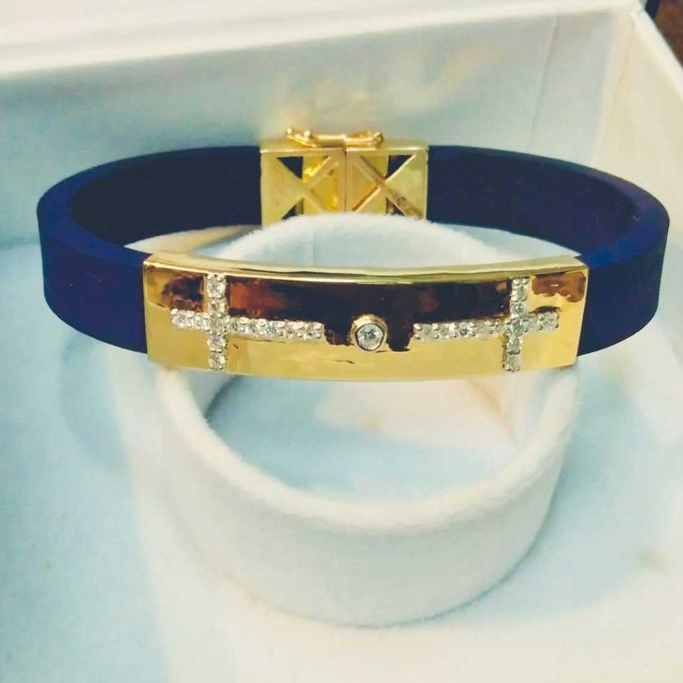 18 CARAT GOLD CLASSY & BOLD LEATHER BRACELET
