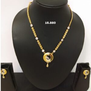 18 carat gold chain set.