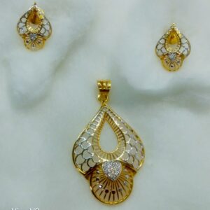 916 italian  pendant set