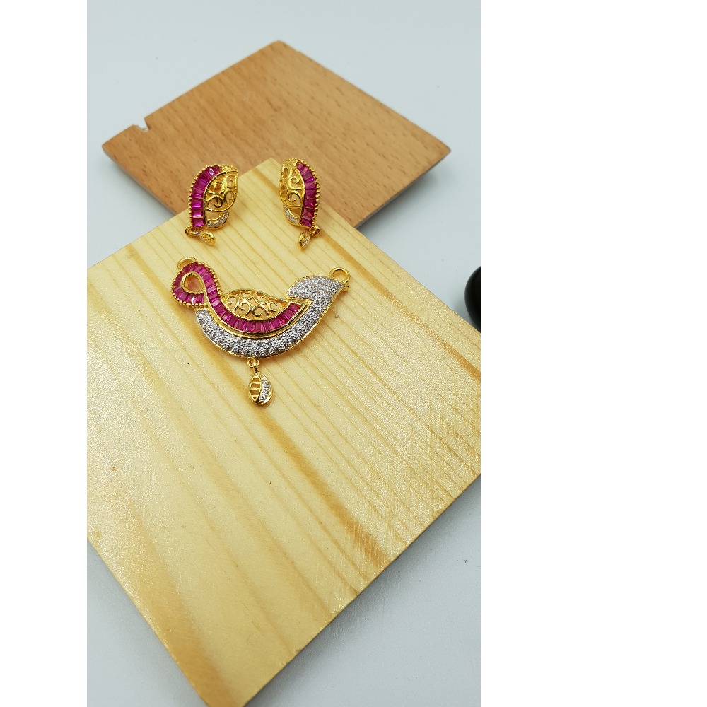 22KT Yellow Gold Ladies Indian Stylish Pendant Set