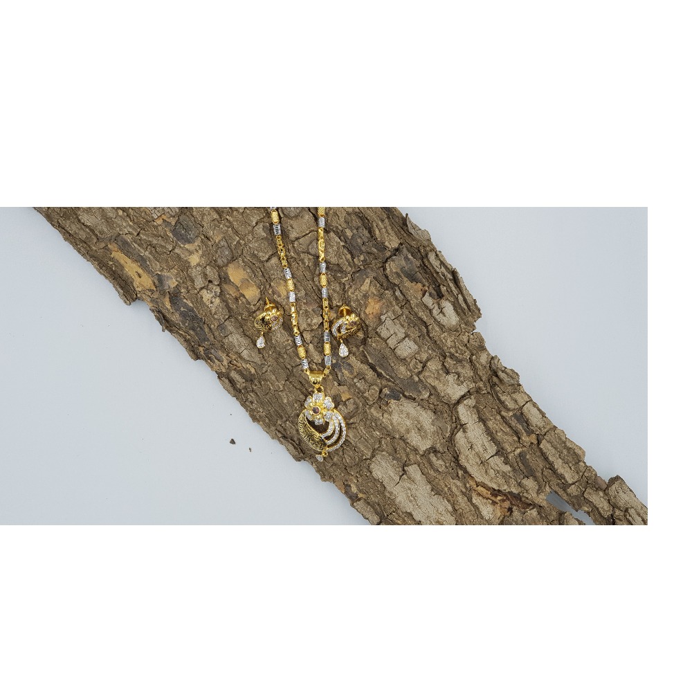 22KT Gold Diamond Designer Pendant Set