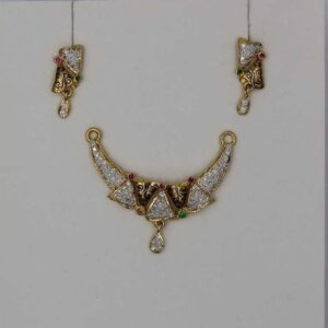 22KT Gold Modern Pendant Set