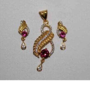 22KT Gold Antique Pendant Set