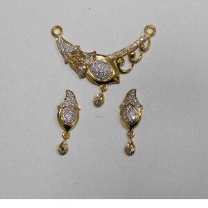 22KT Gold Indian Fancy Pendant Set