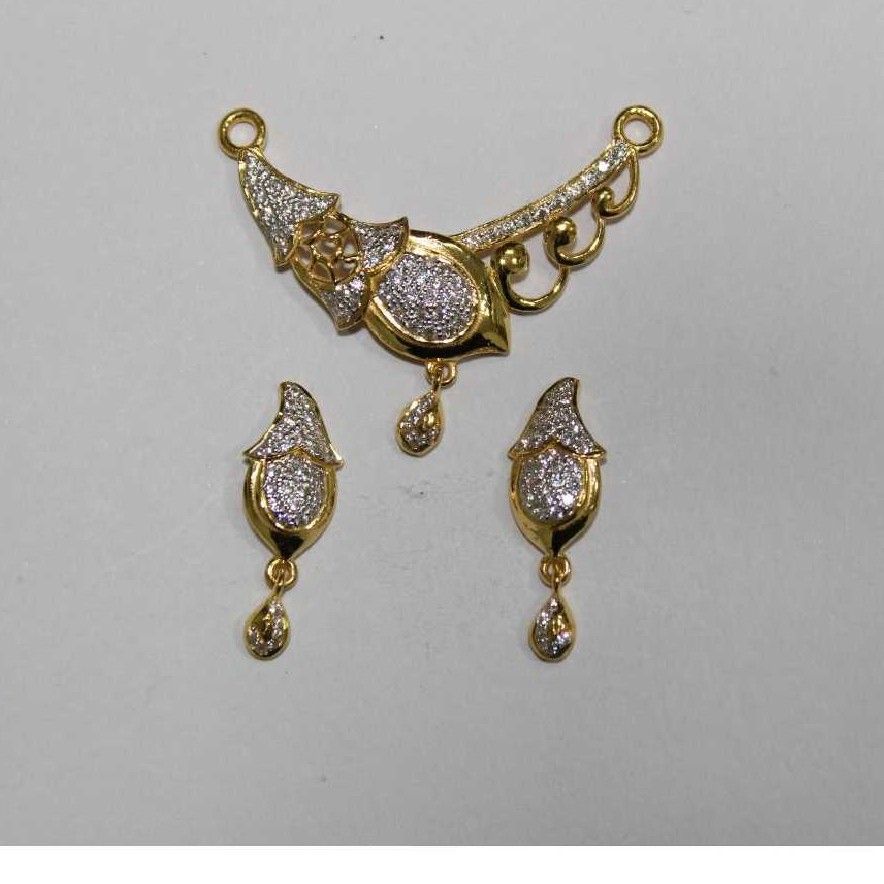 22KT Gold Indian Fancy Pendant Set