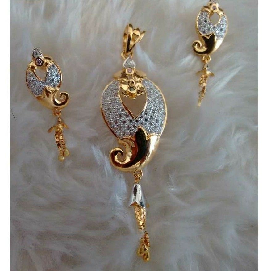 22KT Gold Designer Ladies Pendant Set