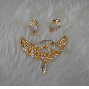 22KT Gold Ladies Indian Designer Pendant Set