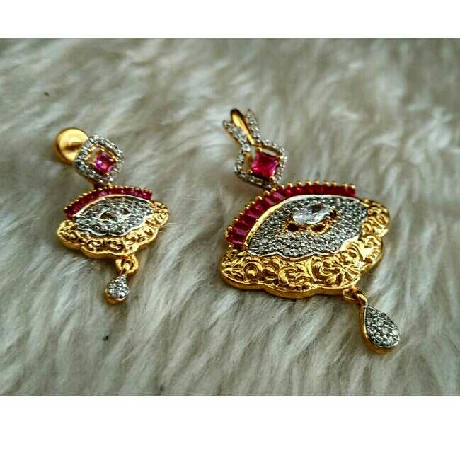 Fancy Gold Pendant Set