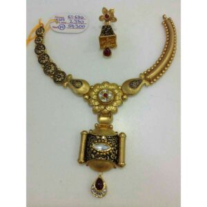 Gold Ladies Jadtar Antique Necklace Set Yellow