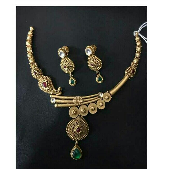 Gold Ladies Jadtar Antique Necklace Set Yellow