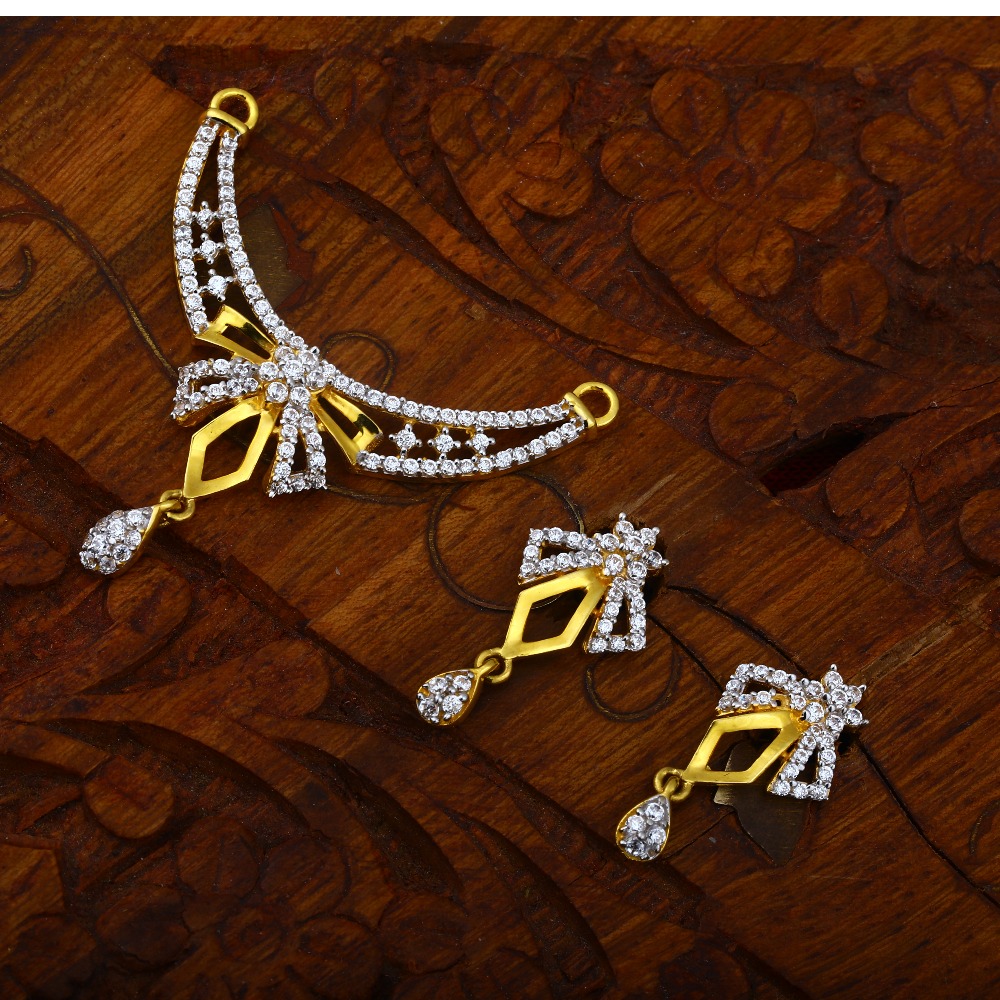 916 Gold CZ Classic Design Hallmark Pendant Set