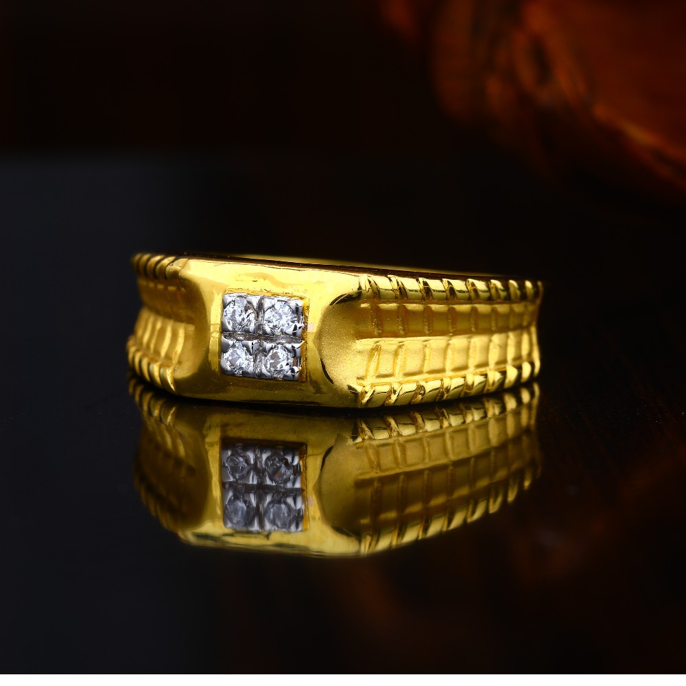 22KT Gold Attractive Design Hallmark Ring