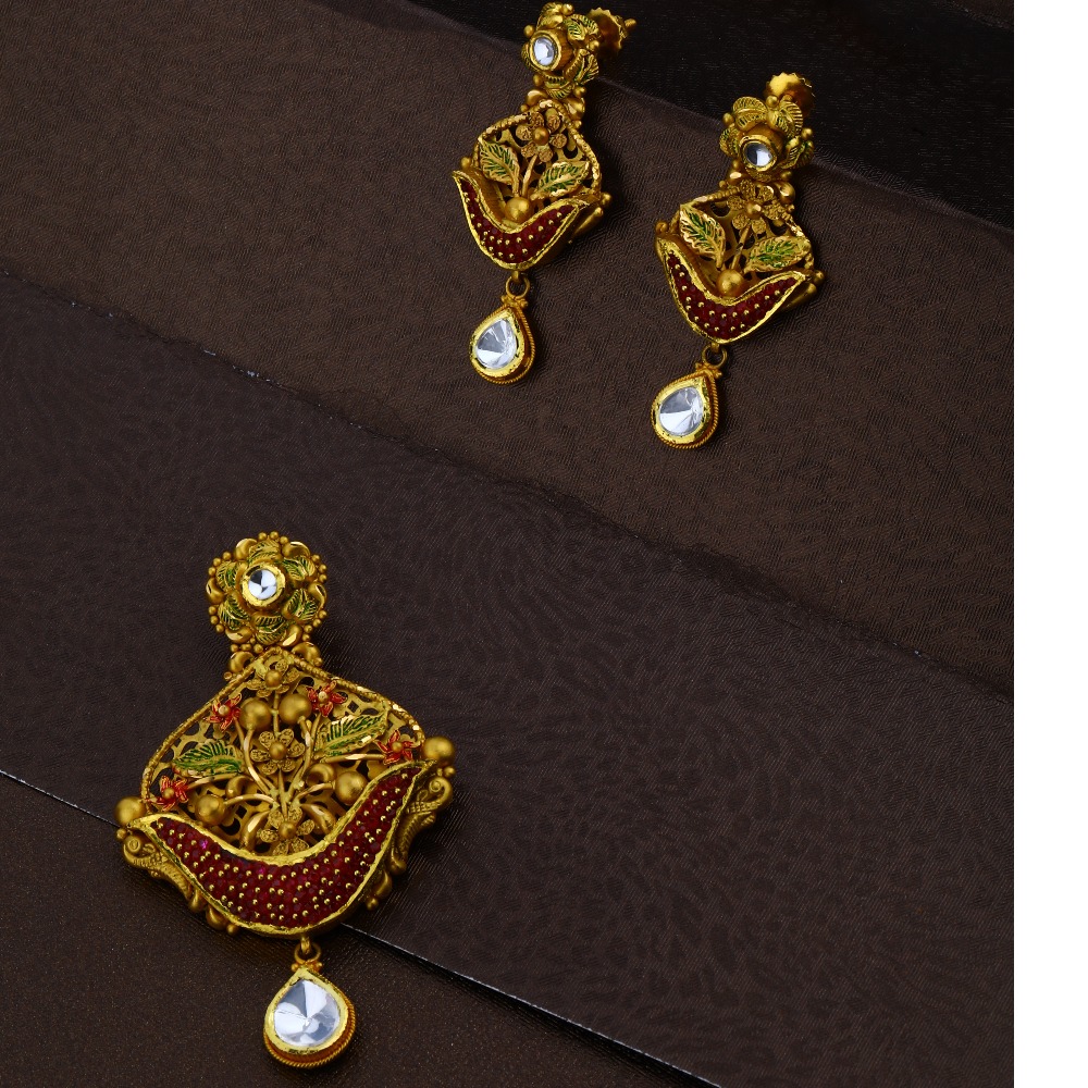 916 Gold Kundan  Design Pendant Set