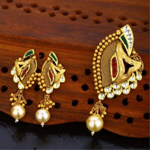 22KT Gold  Classic Design Antique Pendant Set