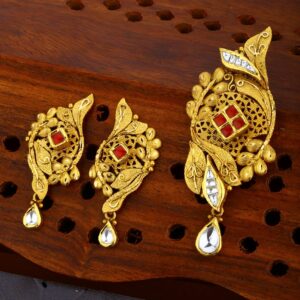 22KT Gold Antique Trendy Design Pendant Set