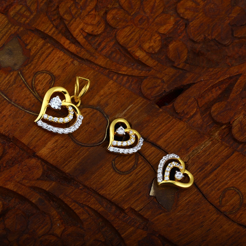 916 CZ Gold Hallmark New Latest Heart Design Pendant Set
