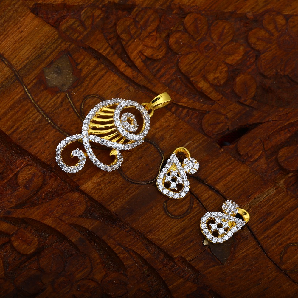 916 cZ gold Beautiful design Hallmark pendant Set