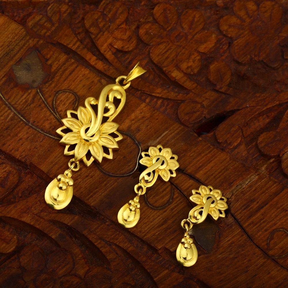 916 Gold Hallmark CZ simple Design Pendant Set