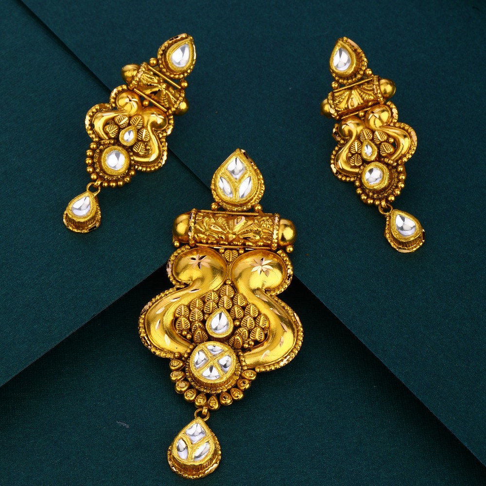 916 gold attractive design Antique pendant set