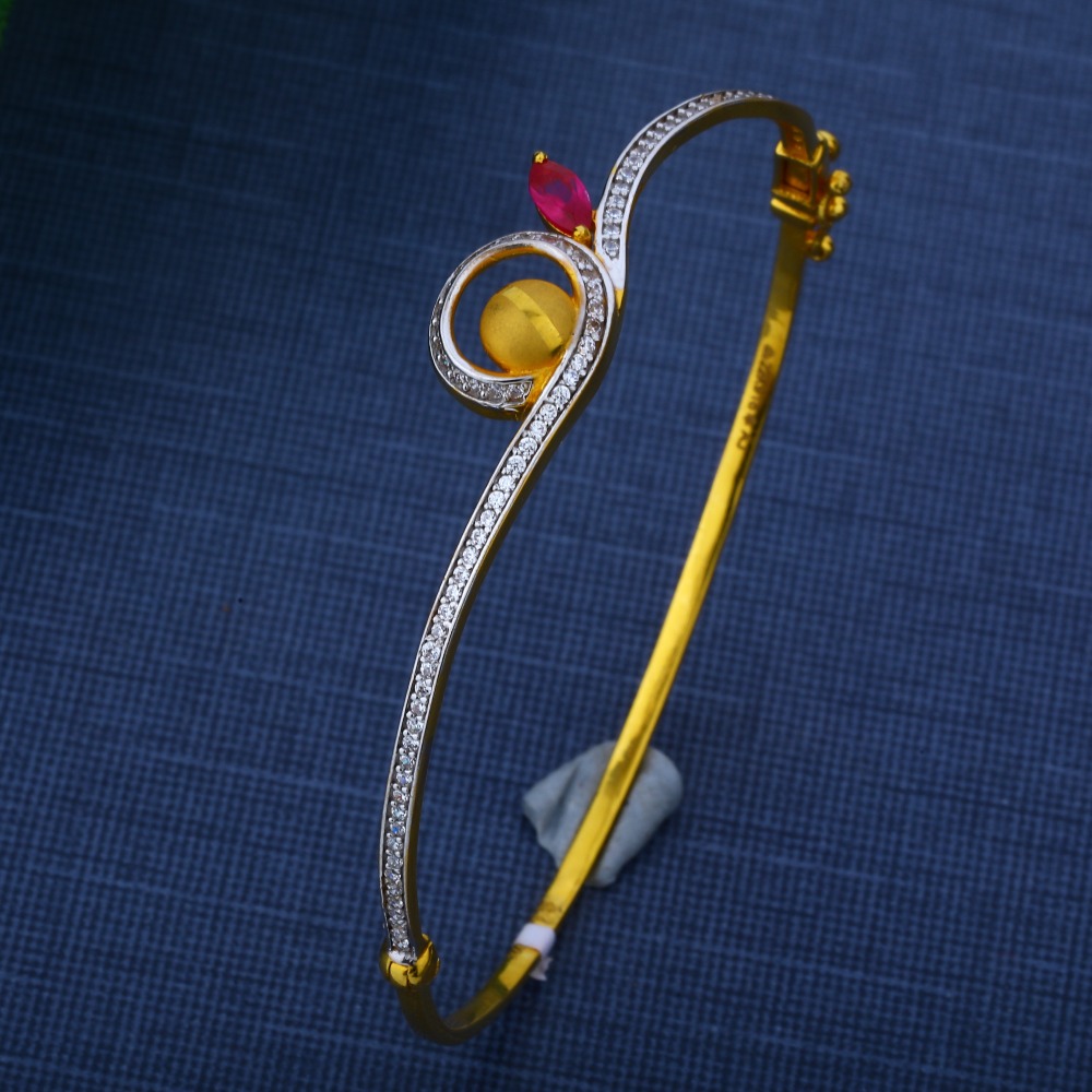 916 Gold Hallmark Fashionable Bracelet