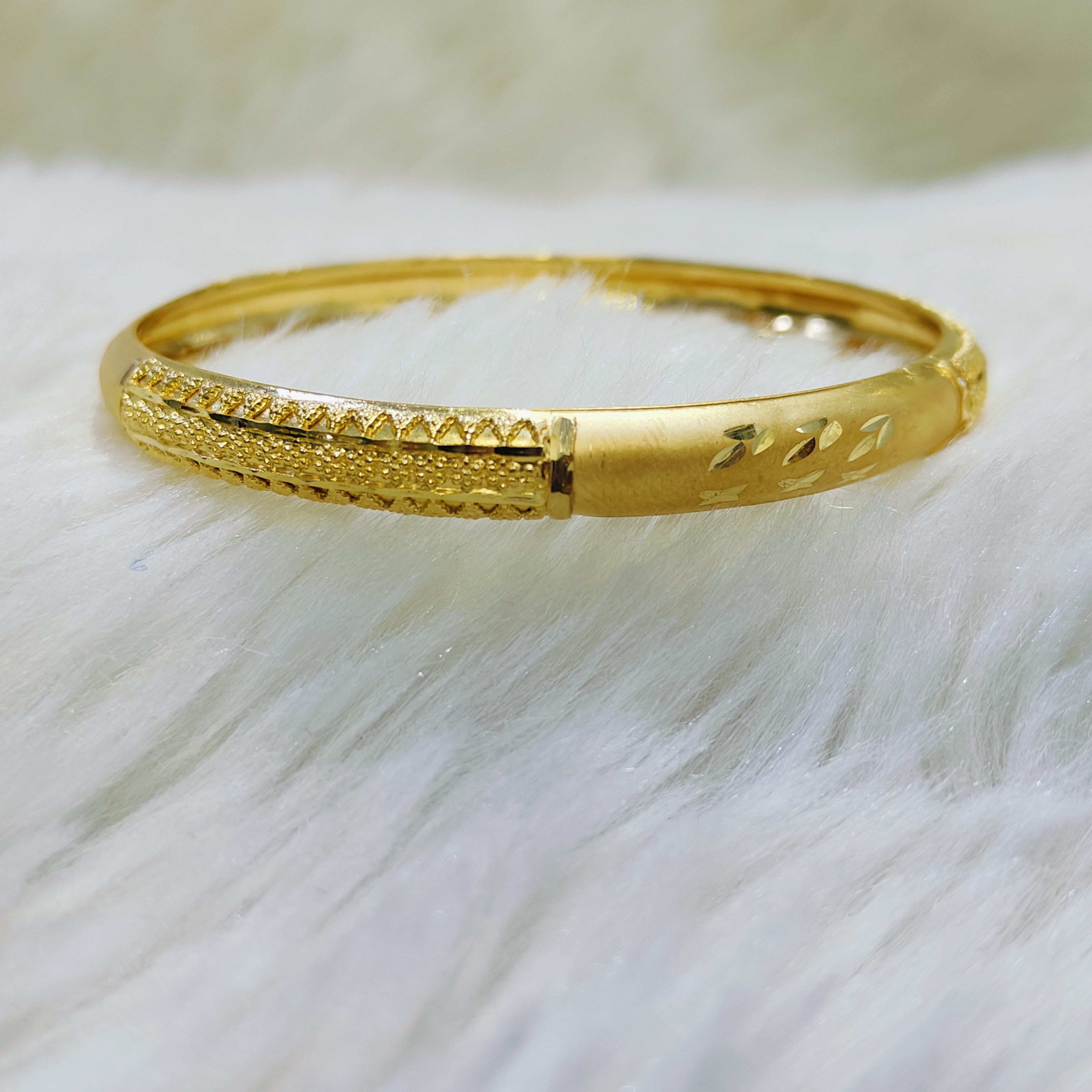 22K Gold Fancy Bangle Kada