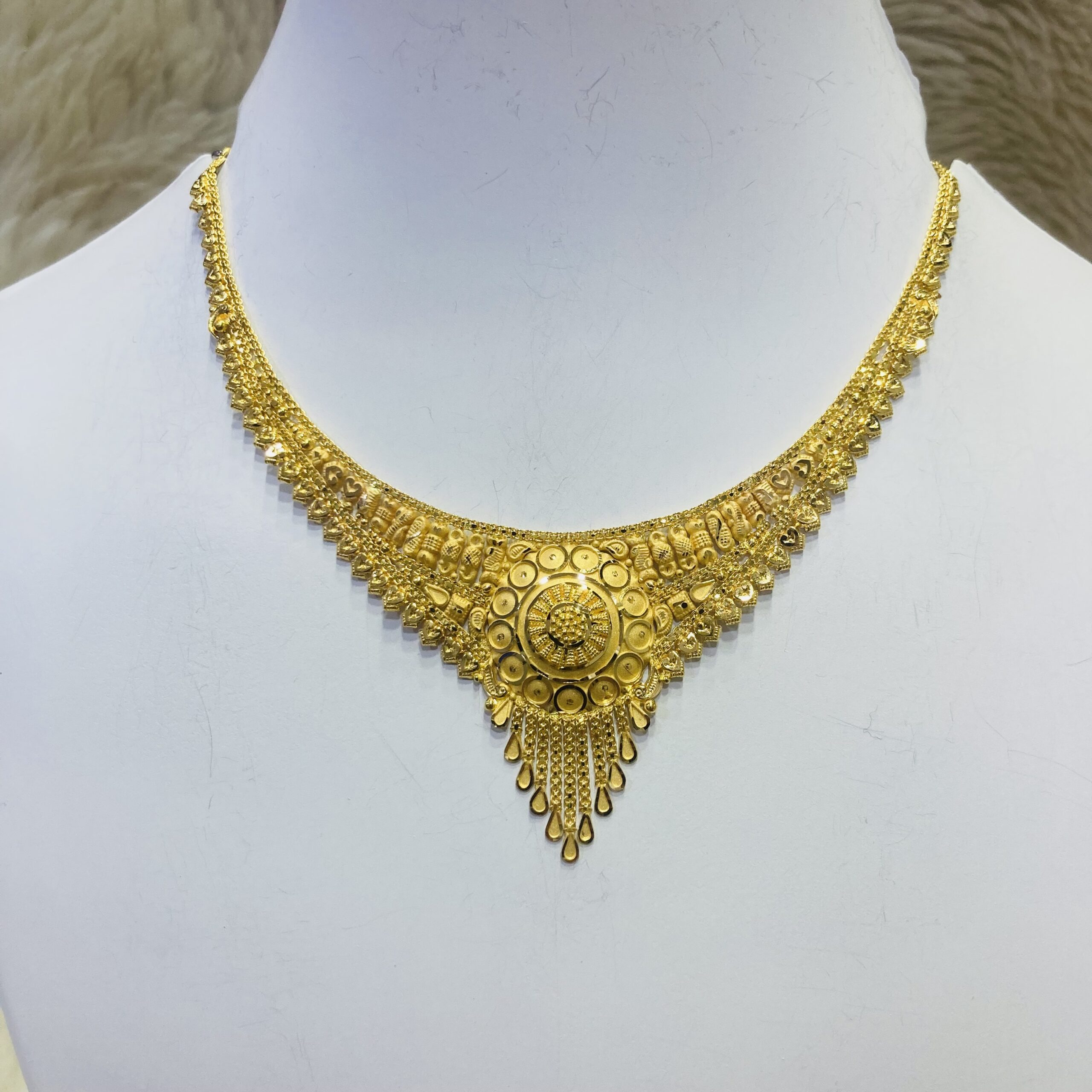 22K Gold Fancy Short Necklace For Wedding
