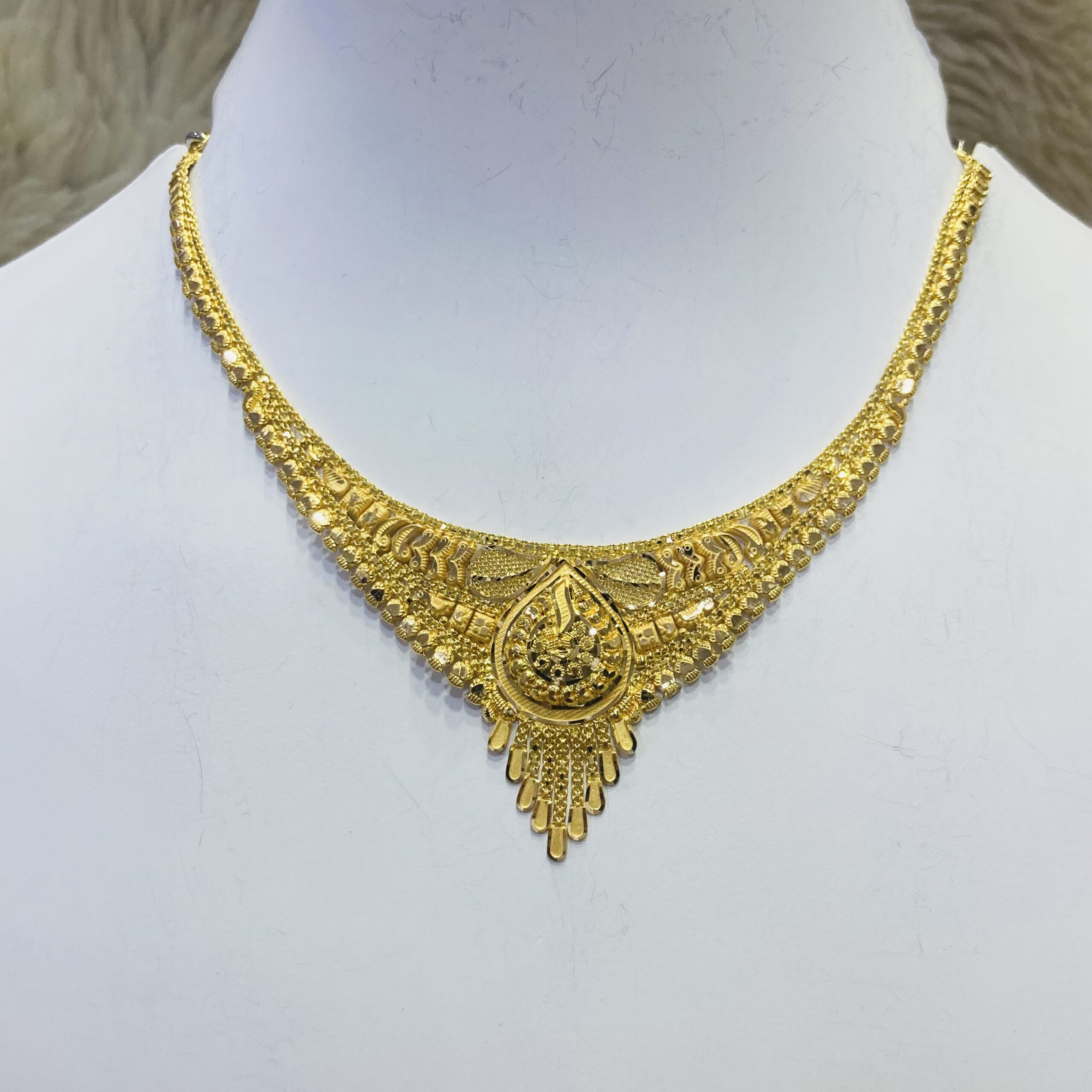 22K Gold Kalkatti Design Short Necklace