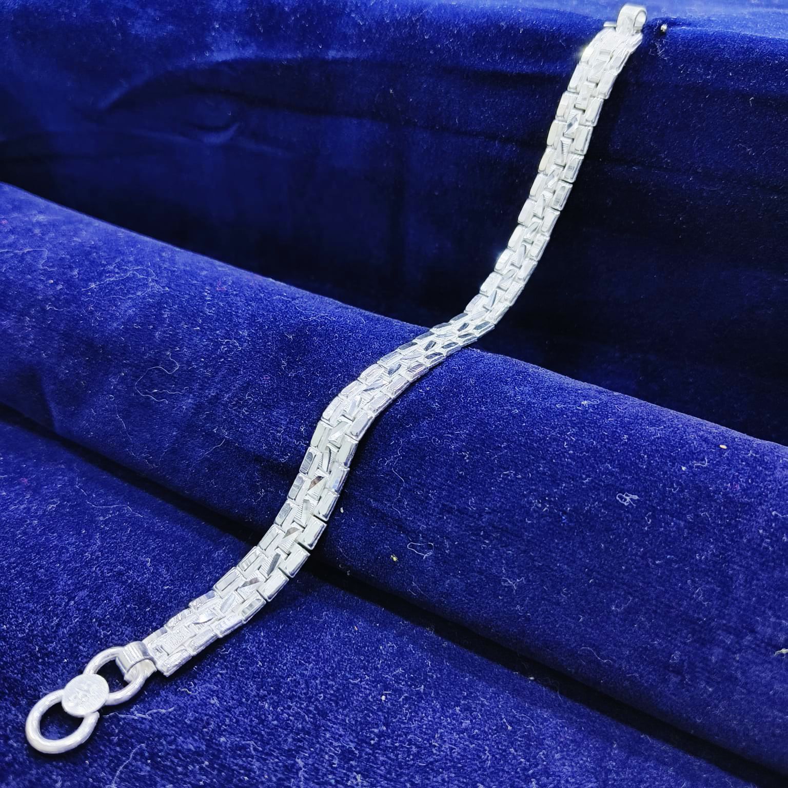 70 K Silver Unique Bracelet